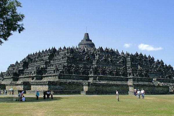 Borobudur, the Merapi Lava Tour and Prambanan, with Drop-Off Where You Ask