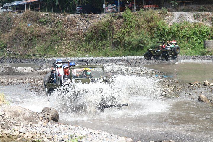 1 Day Yogyakarta tour ( Borobudur temple, Merapi Lava Tour, Prambanan Temple)
