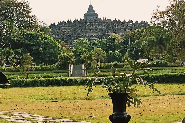1 Day Yogyakarta tour ( Borobudur temple, Merapi Lava Tour, Prambanan Temple)