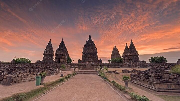 1 Day Yogyakarta tour ( Borobudur temple, Merapi Lava Tour, Prambanan Temple)