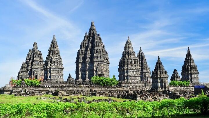1 Day Yogyakarta tour ( Borobudur temple, Merapi Lava Tour, Prambanan Temple)