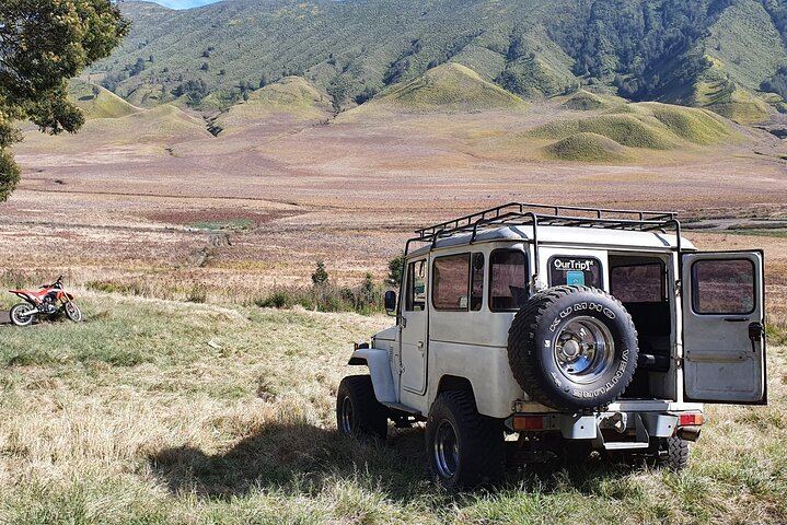 1Day - Bromo Sunrise Tour via Malang (Sharing or Private Jeep)