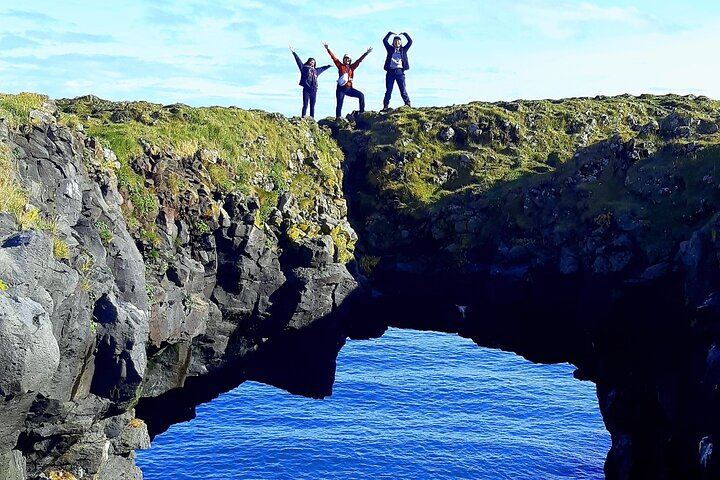 2-Day West | Lava Cave, Snæfellsnes & Silver Circle - Small Group