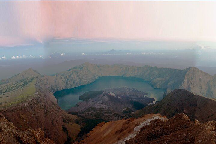3 Days Tour in Mount Rinjani Summit with Lake Hiking