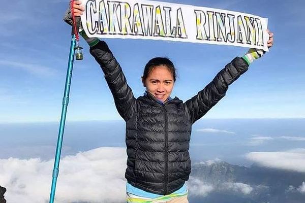 Rinjani 3 Days with Cakrawala: 2 a.m. Summit Start, Black Monkeys on the Way Down