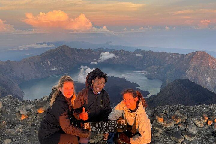 3D-2N Explore Mount Rinjani - Summit -Lake and Hotspring