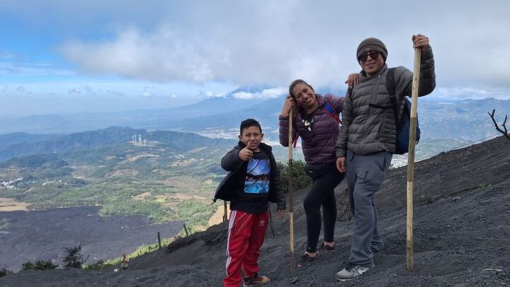 A famility tour to Pacaya volcano