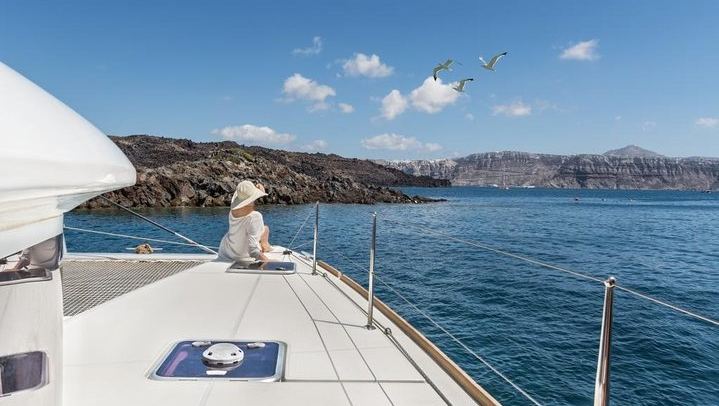 A quiet bay in between the volcanic islands!
