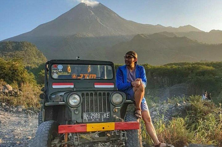 Adventure By 4WD Jeep to Enjoy beautiful Merapi Volcano..