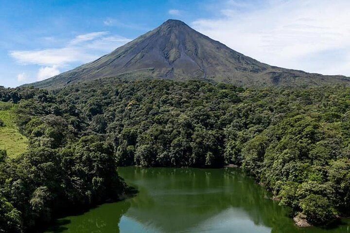 Afternoon Arenal Volcano Tour & Natural Hot Springs River