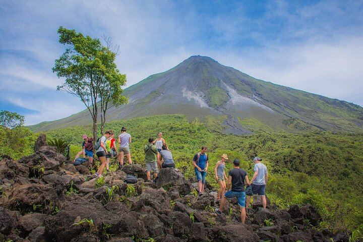 Afternoon Arenal Volcano Tour & Natural Hot Springs River