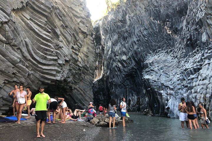 Alcantara gorges - river side