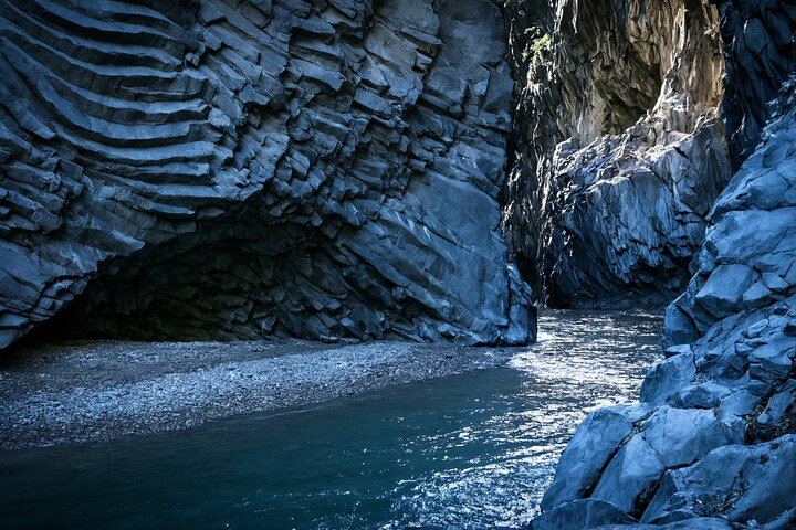 Alcantara Gorges, small cave