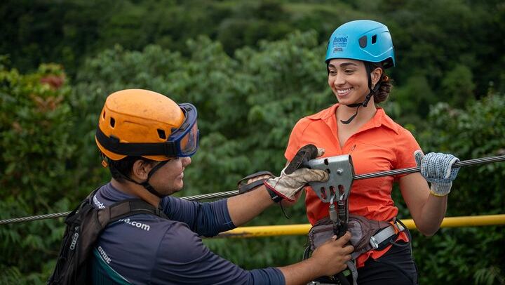 Arenal 12 Zipline Cables Experience Fly over La Fortuna Waterfall