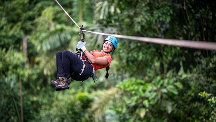 Arenal 12 Zipline Cables Experience Fly over La Fortuna Waterfall