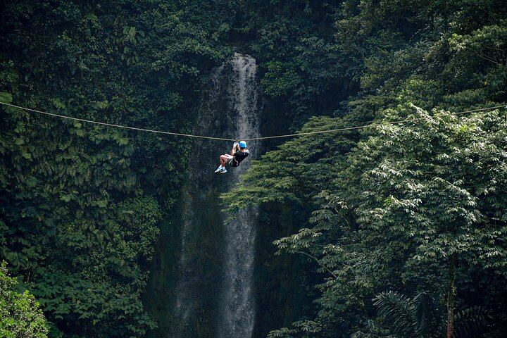 7-Cable Zipline Adventure: Fly Over La Fortuna Waterfall