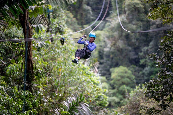 Arenal 12 Zipline Cables Experience Fly over La Fortuna Waterfall
