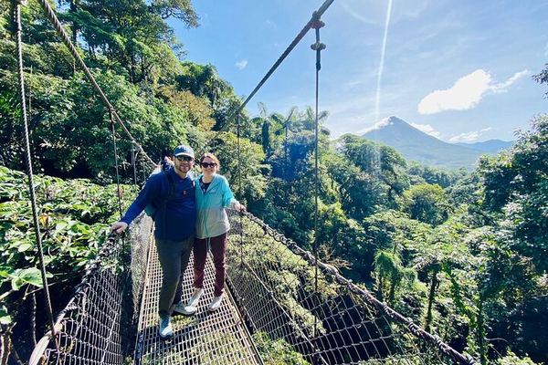 Arenal Bridges and La Fortuna Waterfall with Lunch at the Rodríguez Family Home