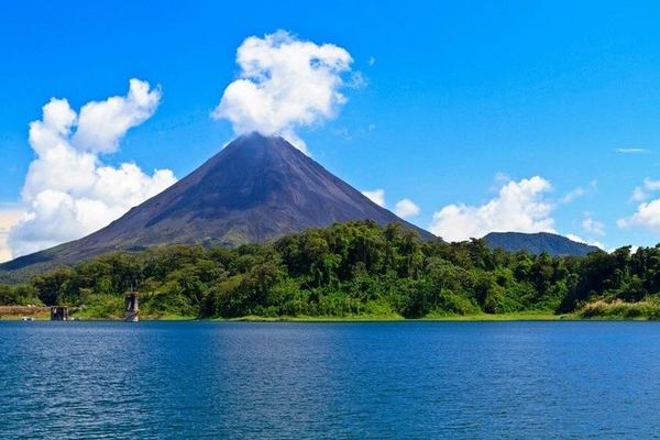 Arenal from Guanacaste: Café Macadamia, Místico and Titoku