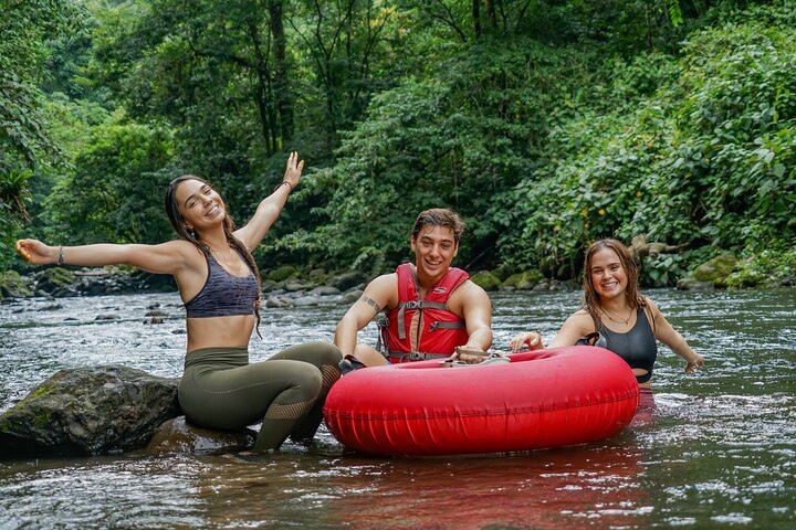 Arenal Volcano Combination Tour: Zipline, Tubing and Hot Springs