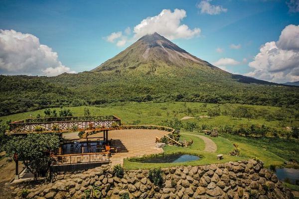 Arenal Northwest Hike over the 1968 Lava Flows, with Optional Hot Springs