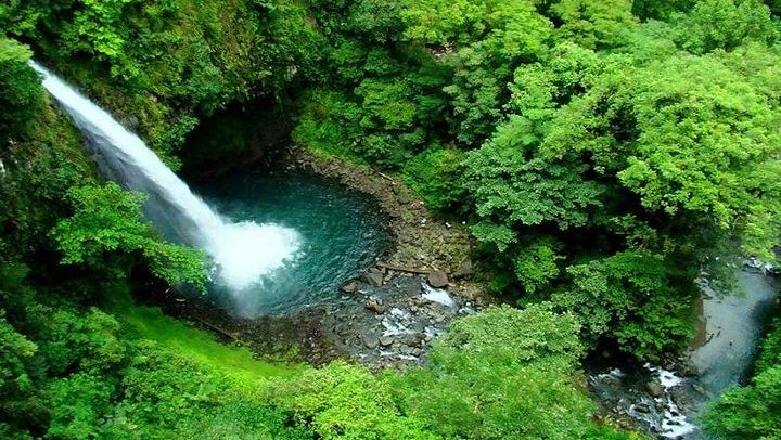 Arenal Volcano, Hanging Bridges & La Fortuna Waterfall Combo Tour
