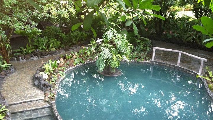 arenal volcano hot springs