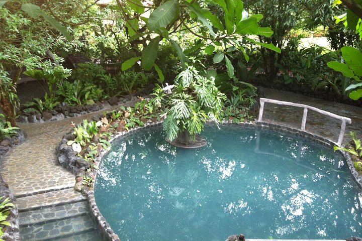 arenal volcano hot springs