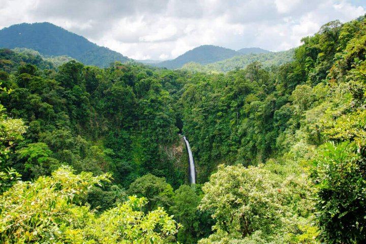 Arenal Volcano, La Fortuna Waterfall, Hot Springs Combo Tour with Lunch & Dinner