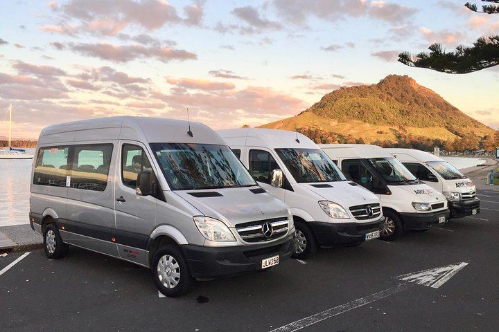 Arrow Tours Luxurious Vehicles
