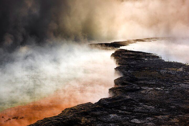 From Auckand: Waiotapu and Polynesian Spa Rotorua Day Tour