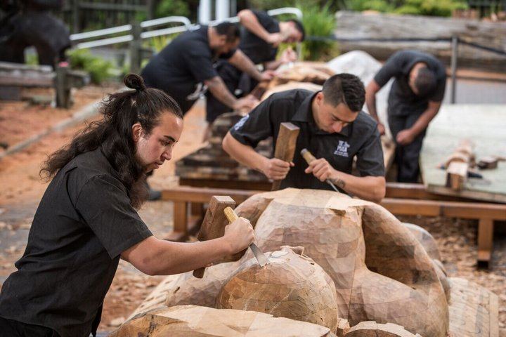 Auckland to Hobbiton Movie Set and Rotorua's Geothermal Valley