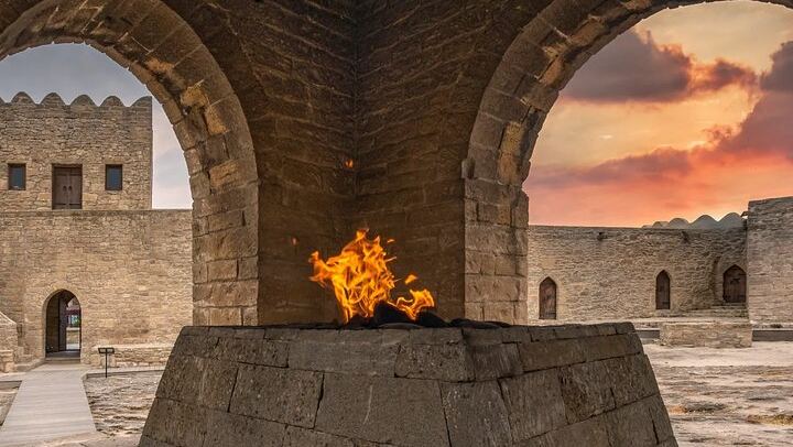 Baku : Gobustan, Absheron Sights Guided Day Trip Lunch included