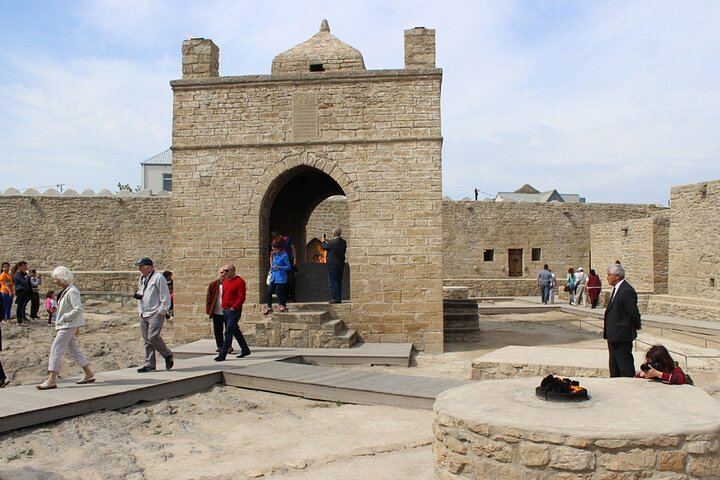 Baku : Gobustan, Absheron Sights Guided Day Trip Lunch included