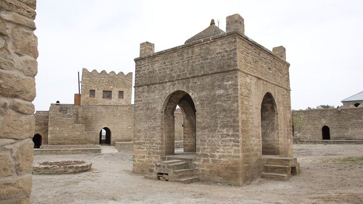 Baku Gobustan and Absheron Tour+Free Haydar Aliyev Center Ticket