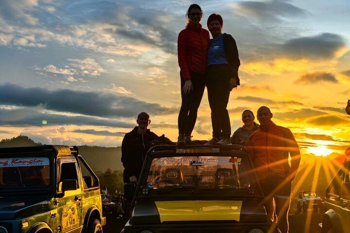 Batur 4WD Jeep Sunrise & Black Lava Tour Adventure with Breakfast