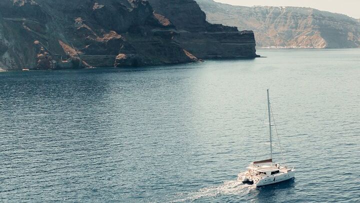 Beautiful Day Catamaran Caldera Cruise incl. Meal & Drinks