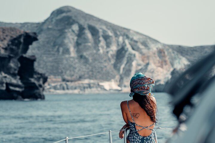 Beautiful Day Catamaran Caldera Cruise incl. Meal & Drinks
