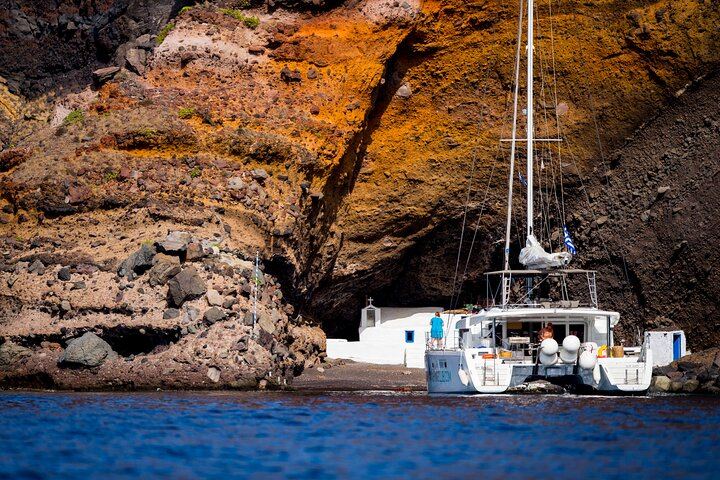 Beautiful Day Catamaran Caldera Cruise incl. Meal & Drinks