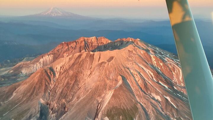 Beautiful Mt St Helens Volcano Air Tour