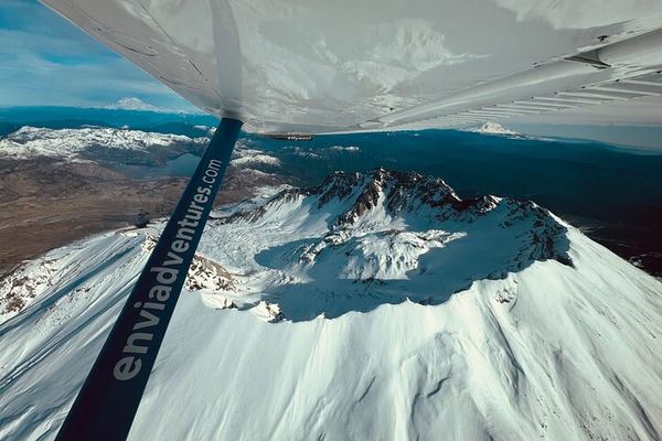 Flying the St Helens Crater: Five Seats, 600 Pounds, and the Pilot Decides