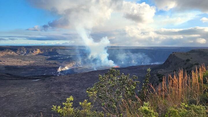 Big Island in a Day-Explore Volcanoes, Waterfalls, Beaches & more