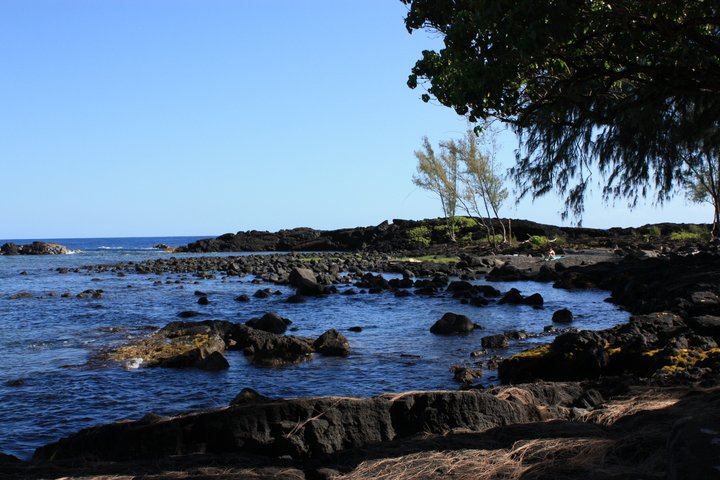 Big Island in Half a Day: Rainbow Falls, a 600-Foot Lava Tube, Punalu'u