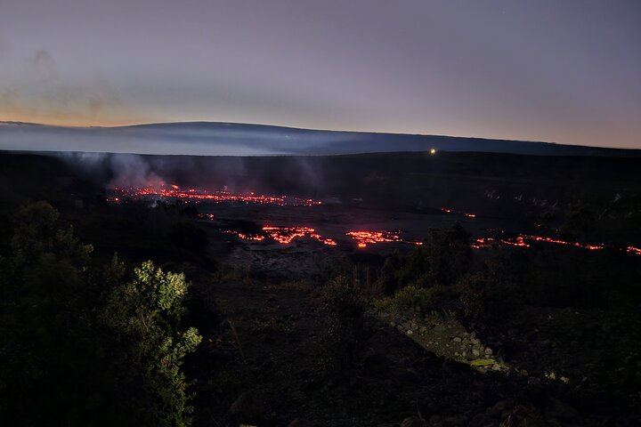 Big Island Waterfalls, Blacksand Beaches, Lava Tubes & Volcanoes