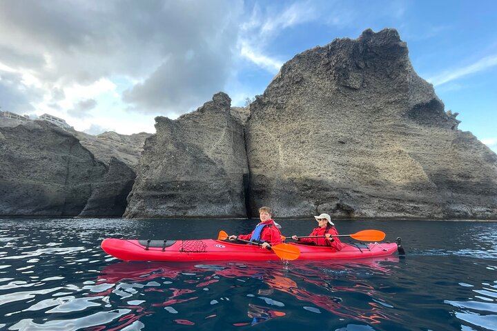 Black mountain - Santorini Sea Kayak