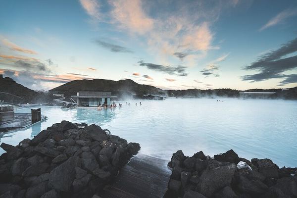 Golden Circle and Kerid with Blue Lagoon Comfort: Towel, Mask and a Drink