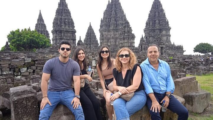 Borobudur Sunrise from setumbu Hill , Merapi Volcano & Prambanan Full Day Tour