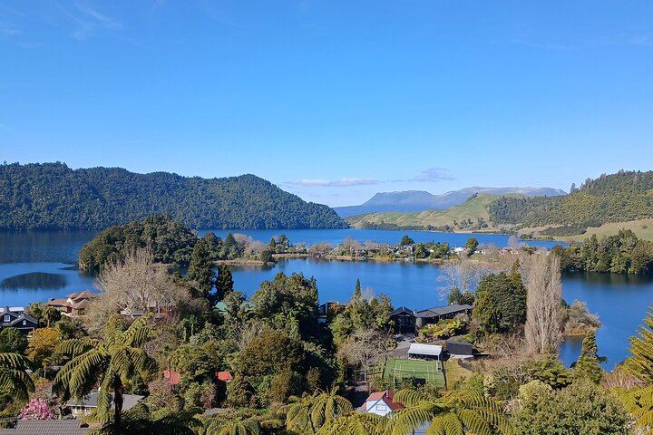 Boutique tour , Mt Maunganui, NZ farm, Rotorua lakes/geothermal