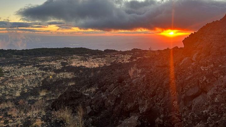 Catania: Sunset Jeep Tour of Mount Etna and Lava Flow Caves