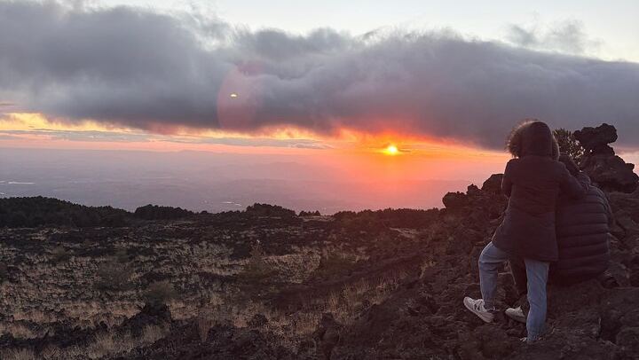 Catania: Sunset Jeep Tour of Mount Etna and Lava Flow Caves